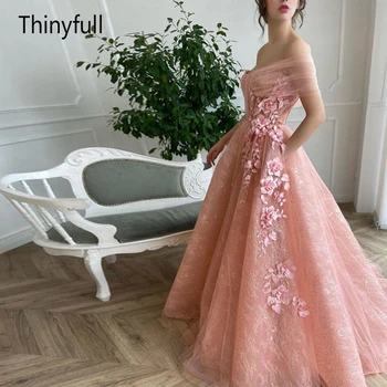  Thinyfull Pastel Pembe Akşam Elbise Kalın Organze Dantel Ve Payetli Tül A-line İşlemeli Çiçek Kapalı Omuz Parti Balo elbisesi