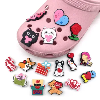  1 Adet İlginç sevgililer Günü Koleksiyonu PVC Aksesuarları ayakkabı tokası Süsler Croc Takunya Süslemeleri Çocuklar Yetişkin Parti Hediye