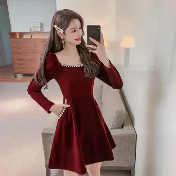  Kırmızı Kare Boyun Uzun Kollu Kadife Elbise kadın Seksi İnce Kısa Elbiseler Sonbahar Kış Boncuklu Kristal Cepler Zarif Elbiseler