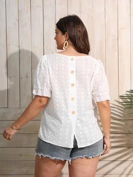  Fınjanı Artı Boyutu Düğme Detay Schiffy Bluz Kadınlar Kısa Kollu Hollow Büyük Boy T-shirt Yaz Rahat Mizaç Üst