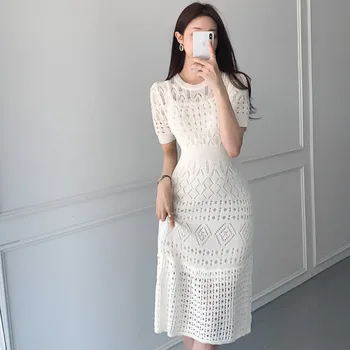  Rahat Şık Kore Mizaç İnce Seksi Hollow Out Elbiseler O Boyun Kısa Kollu Şal Kalça Örme Elbise Beyaz Bayan Yaz 2022