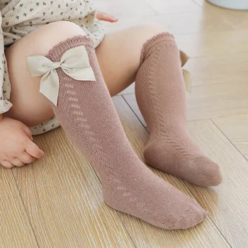  Yaz Örgü Bebek Çorap Sevimli Yaylar Hollow Çocuklar Kız diz üstü çorap Nefes Düz Renk Bebek Yürüyor Uzun Çorap Medias Bebe